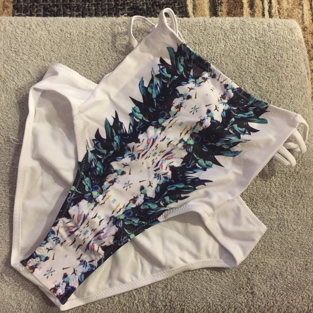 LAST ONE 6-8š„Floral Cutout High Waist Suit - Picture 3 of 7